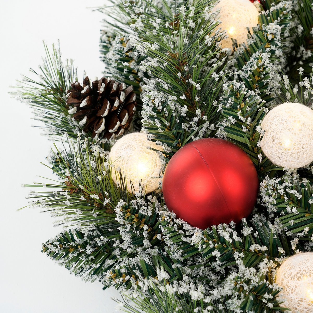 Weihnachtskranz mit warmweißer LED-Beleuchtung – Ø45 cm – Grün gefrostet, Rot