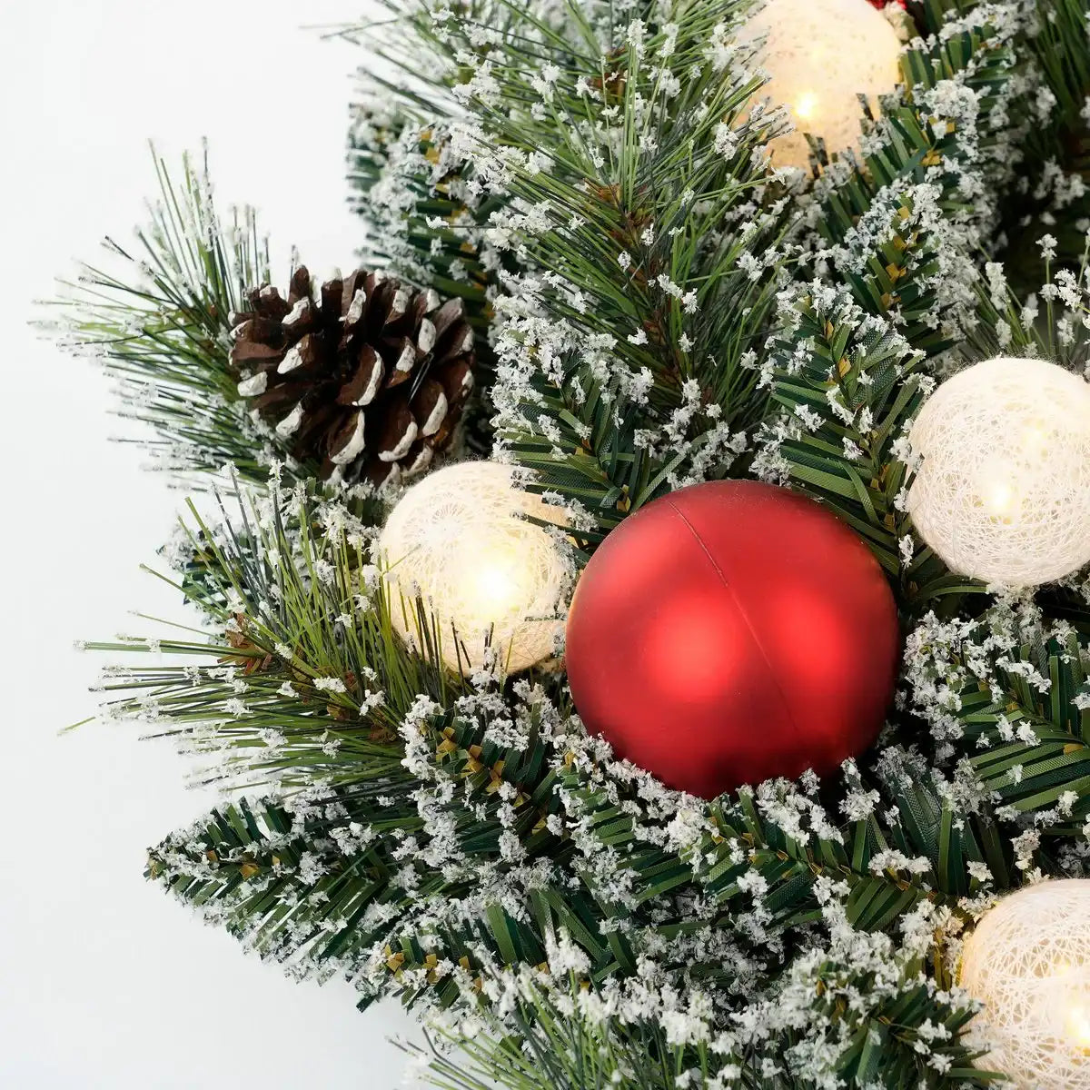 Weihnachtskranz mit warmweißer LED-Beleuchtung – Ø45 cm – Grün gefrostet, Rot