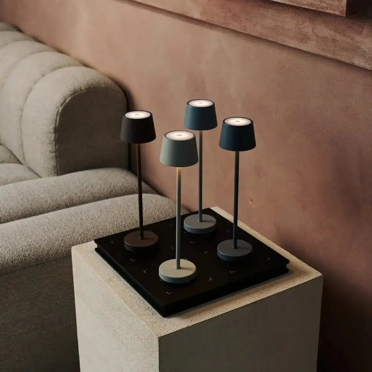 Vondel Mini Mouse Grey wiederaufladbar und schnurlose Lampe perfekt für die Gastgewerbebranche - drahtlos wiederaufladbar über Ladestation