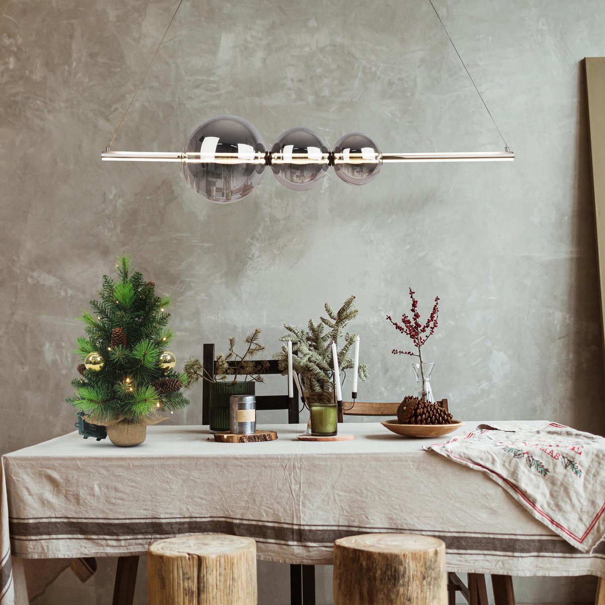 LED-Tannenbaum "NOEL" Außen-Deko aus Metall und Kunststoff in Grün und Gold, mit fest verbauten LEDs