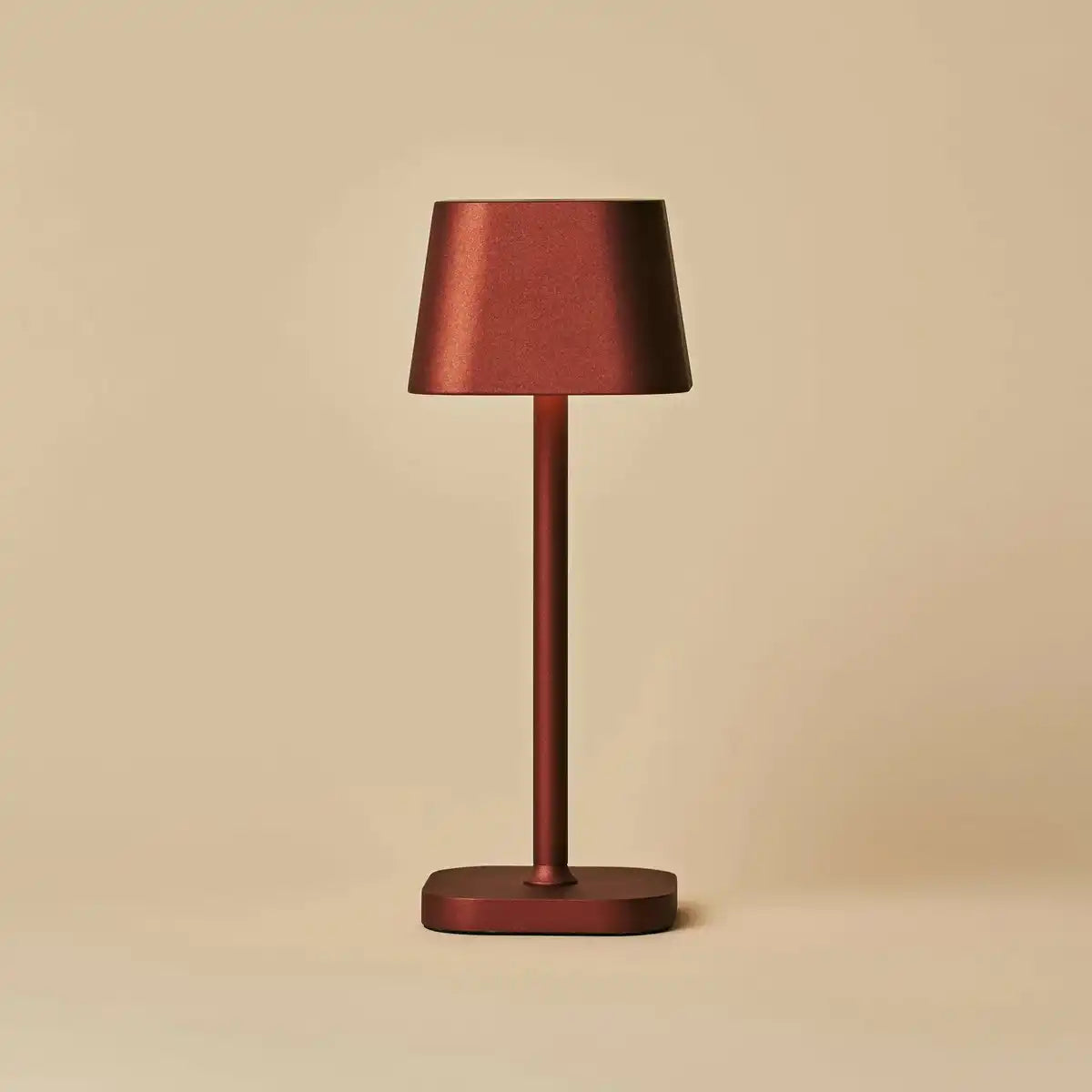 AVA Bronze - wiederaufladbare Tischlampe | Stilvoll, schnurlos und dimmbar