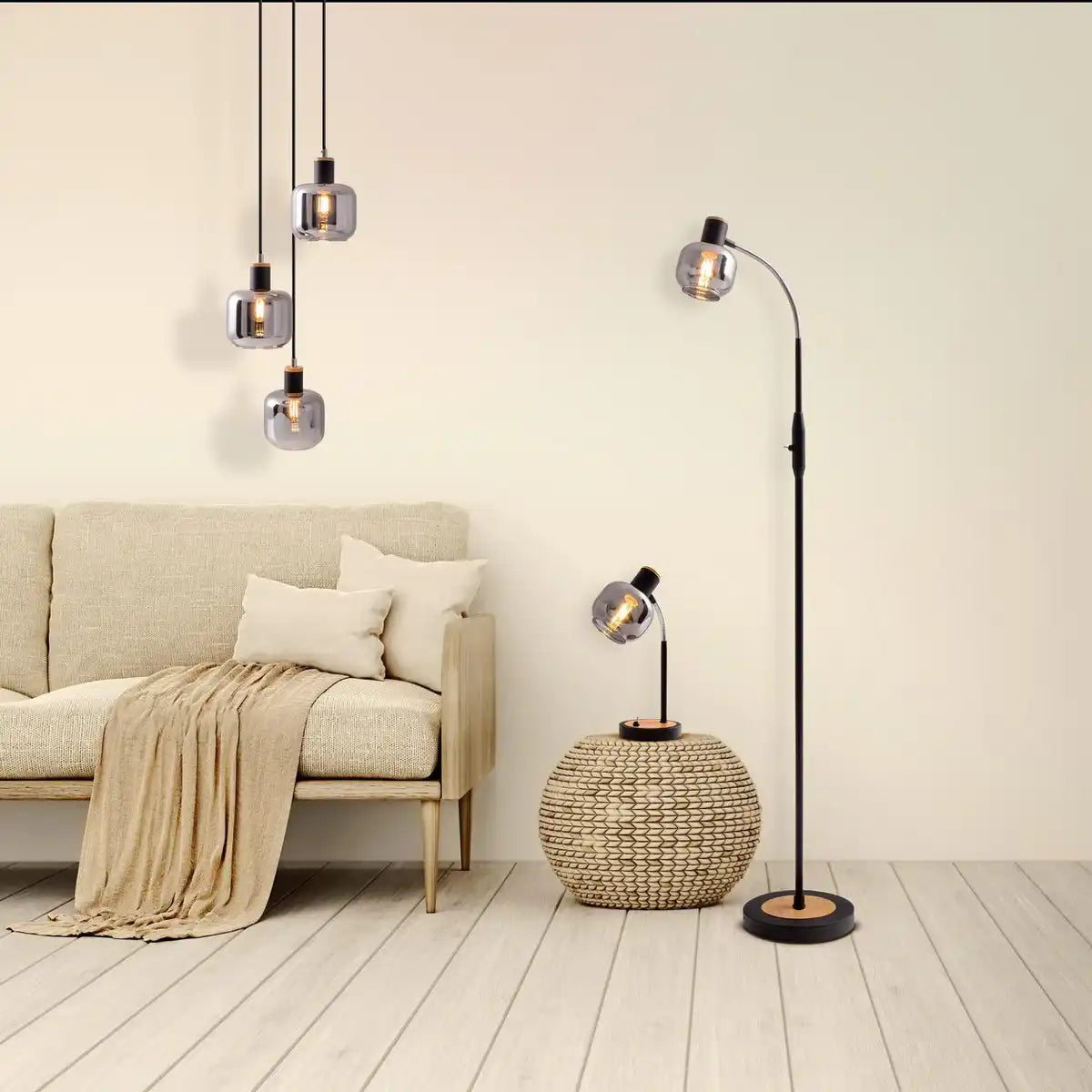 3er Deckenleuchte "FUMOSO", Pendellampe aus Metall und Glas in Schwarz,, mit E14-Fassung, für Esszimmer, Wohnzimmer, Diele oder Büro, Hängelampe Gesamthöhe 123 cm.