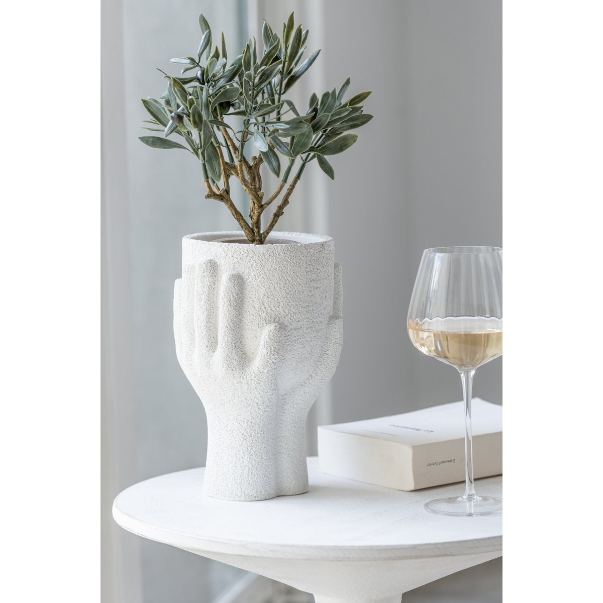 J -Linie Blumenpot -Hände - Zement - Weiß - klein - Ø 11 cm