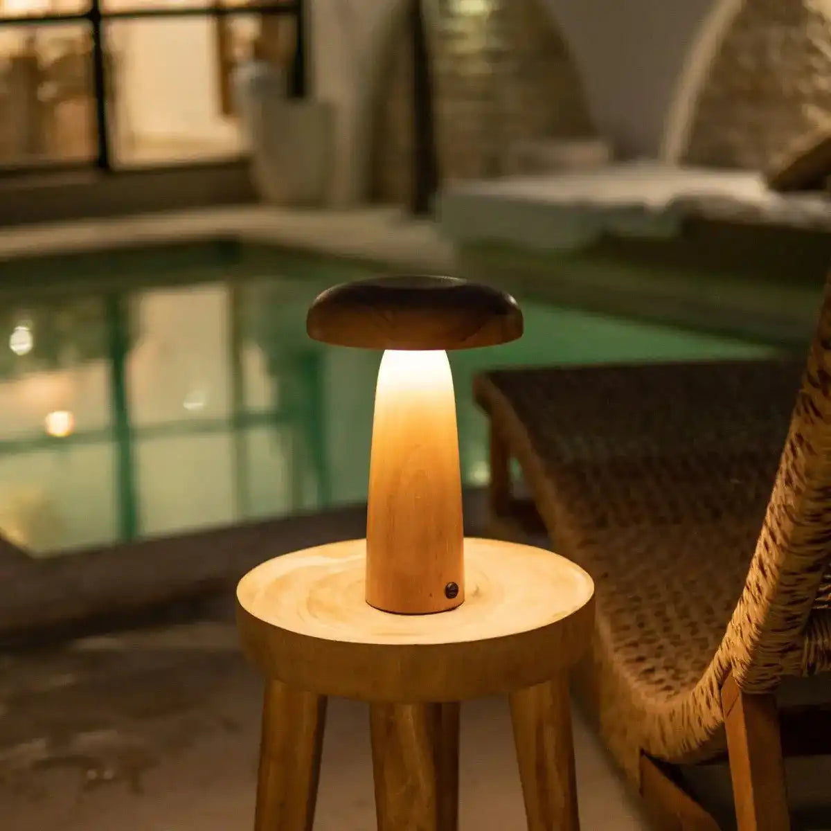 Lennart Tischlampe aus Holz – wiederaufladbare, dimmbare und kabellose Beleuchtung