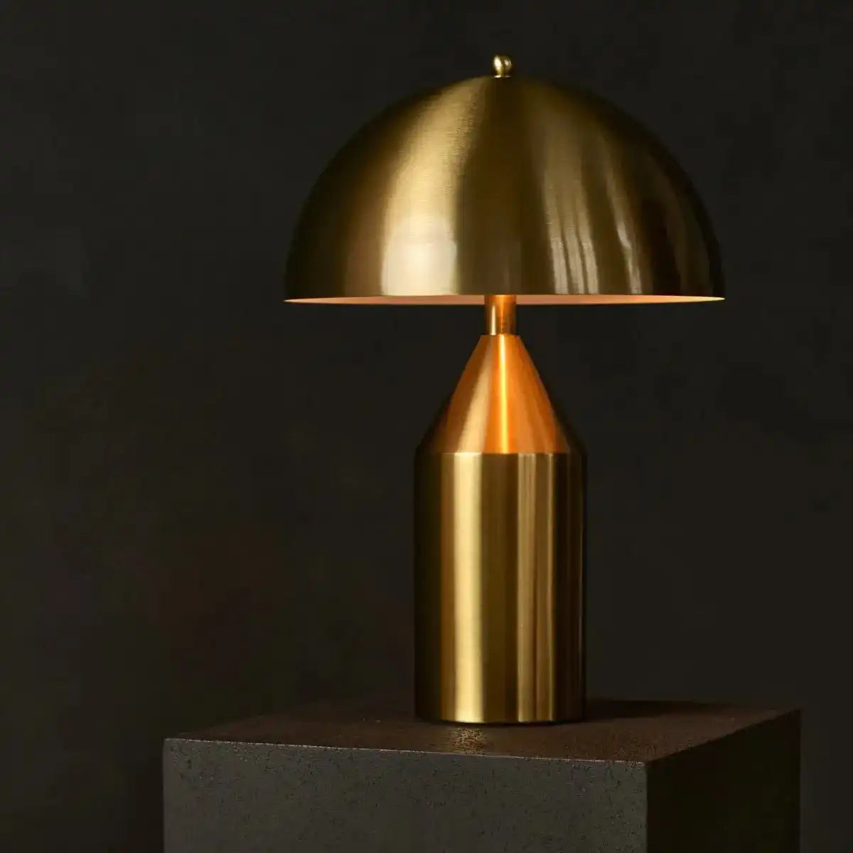 Otto Gold Dressoir Lamp – Stilvolle Tischlampe aus Metall für jeden Raum