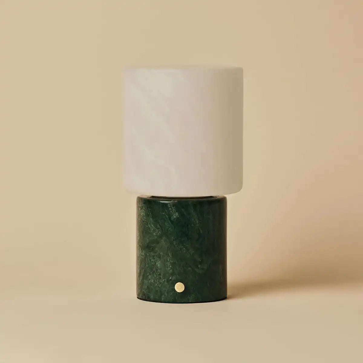 CuYP Green / Verde Alpi - Marmor wiederaufladbare Tischlampe - Schnurlos, USB -wiederaufladbar und bis zu 100 Stunden Laufzeit