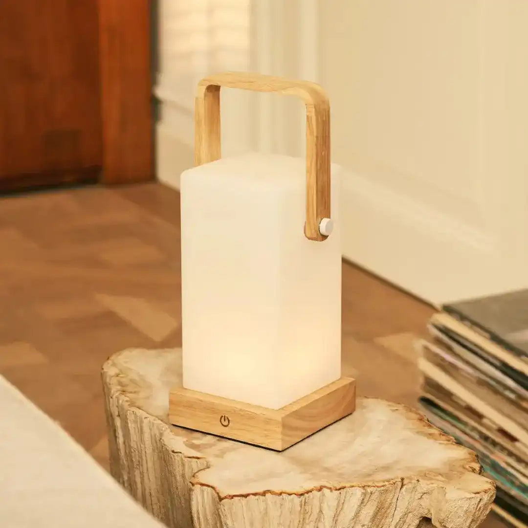 Harper Hellbraune Holzlampe – kabellose wiederaufladbare Tischlampe mit Griff