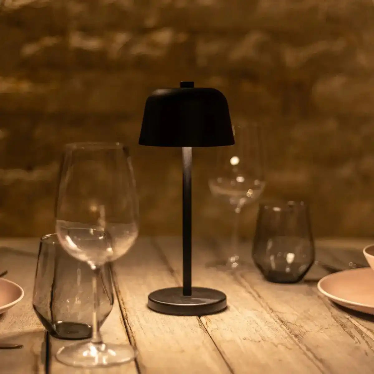 Anton Black wiederaufladbare Tischlampe | Stilvolle und kabellose Beleuchtung