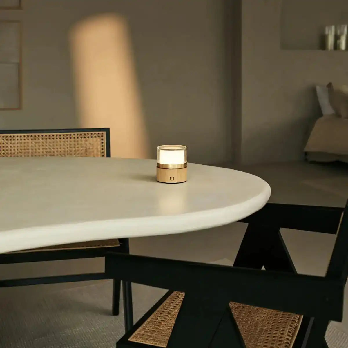 Leo hellbrauner kompakter wiederaufladbarer Lampe - Holz, dimmbares Licht
