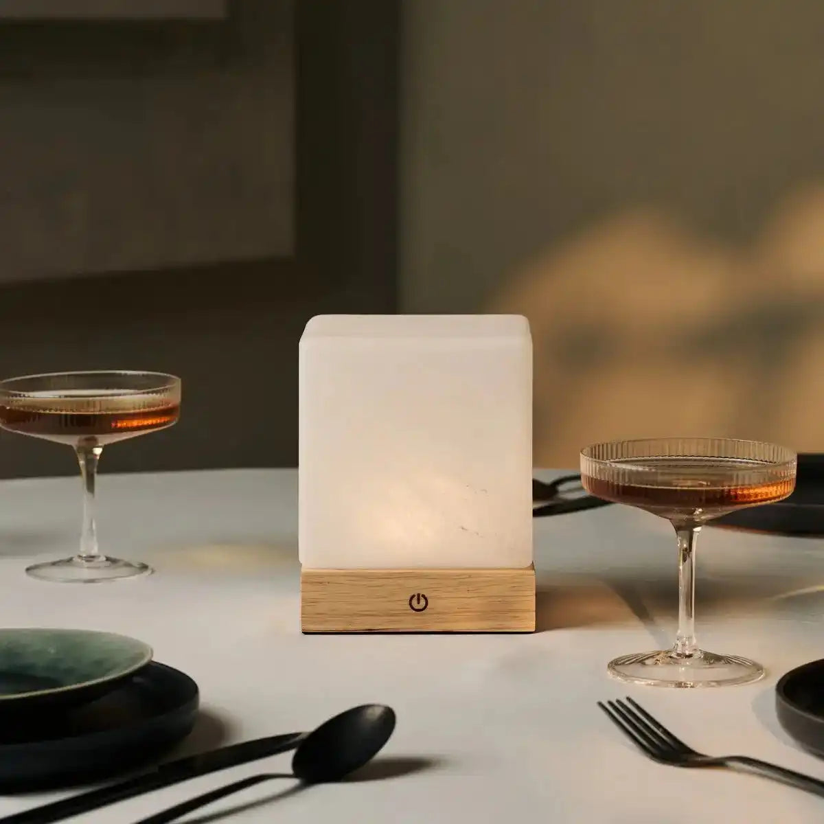 Yce hellbraune schnurlose Holzlampe mit gefrorenem Glas-wiederaufladbar, dimmbar, 100-Stunden-Batterie