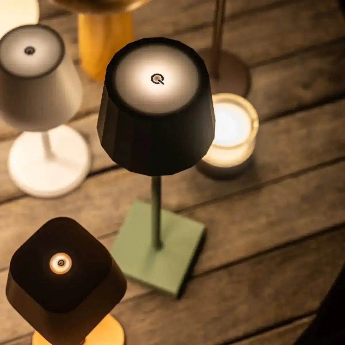 William Sage Green Wiederaufladbare Tischlampe – USB-C, dimmbar, 120-Stunden-Akku