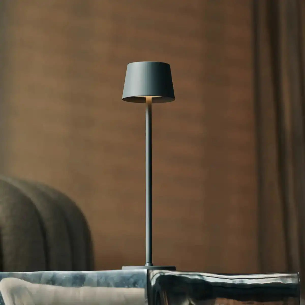 Vondel Mini Mouse Grey wiederaufladbar und schnurlose Lampe perfekt für die Gastgewerbebranche - drahtlos wiederaufladbar über Ladestation