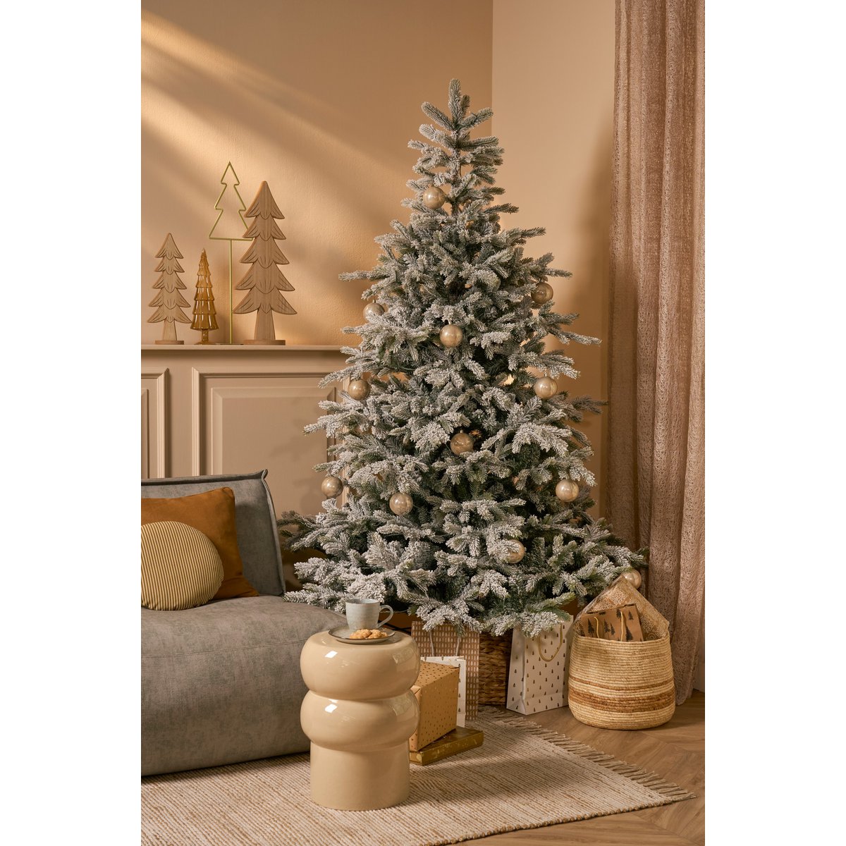 Künstlicher Weihnachtsbaum – H185 x Ø132 cm – Grün gefrostet