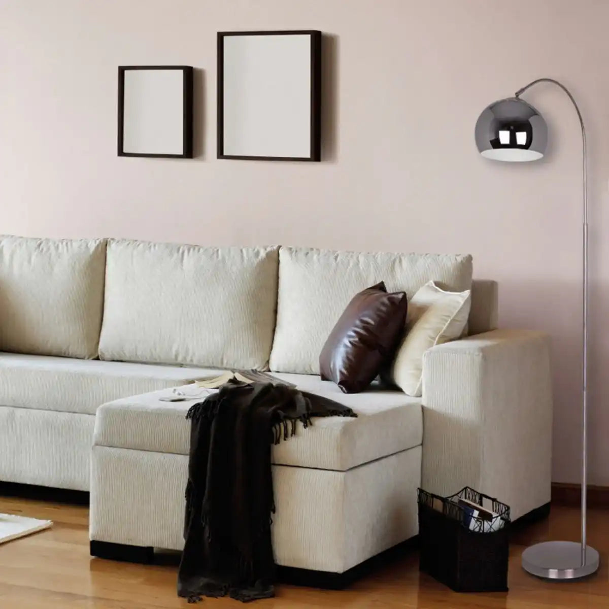 Stehleuchte "STYLE", Retro Klassiker Stehlampe mit Bogen aus chromfarbenem Metall mit, E27-Fassung, 146 cm hoch, ideal für Esszimmer, Wohnzimmer und Büro.