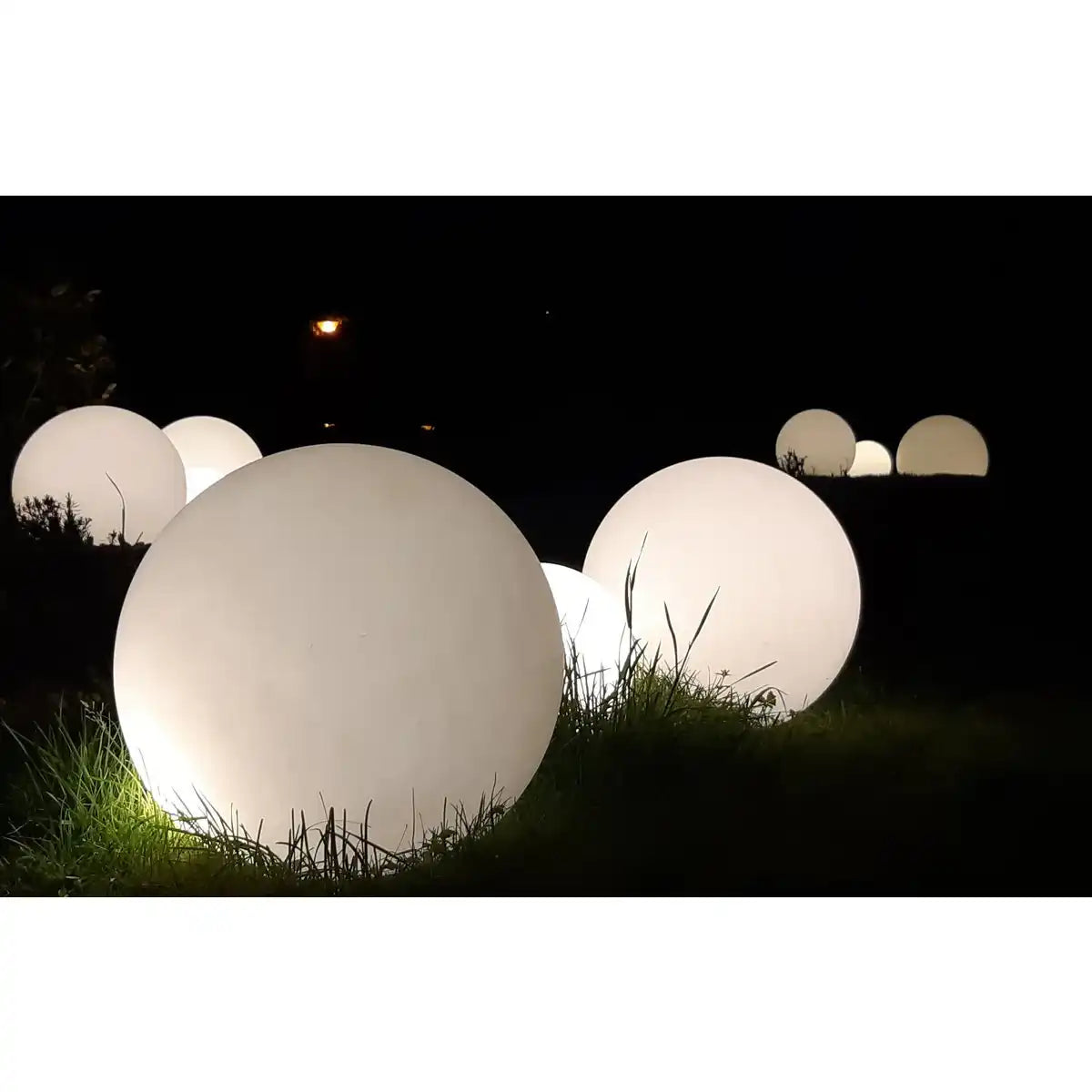 Außen Kugelerdspieß "BALL" D: 50 cm , für Außen, Erdspieß aus Kunststoff , Weiß, E27 , - Wegeleuchten