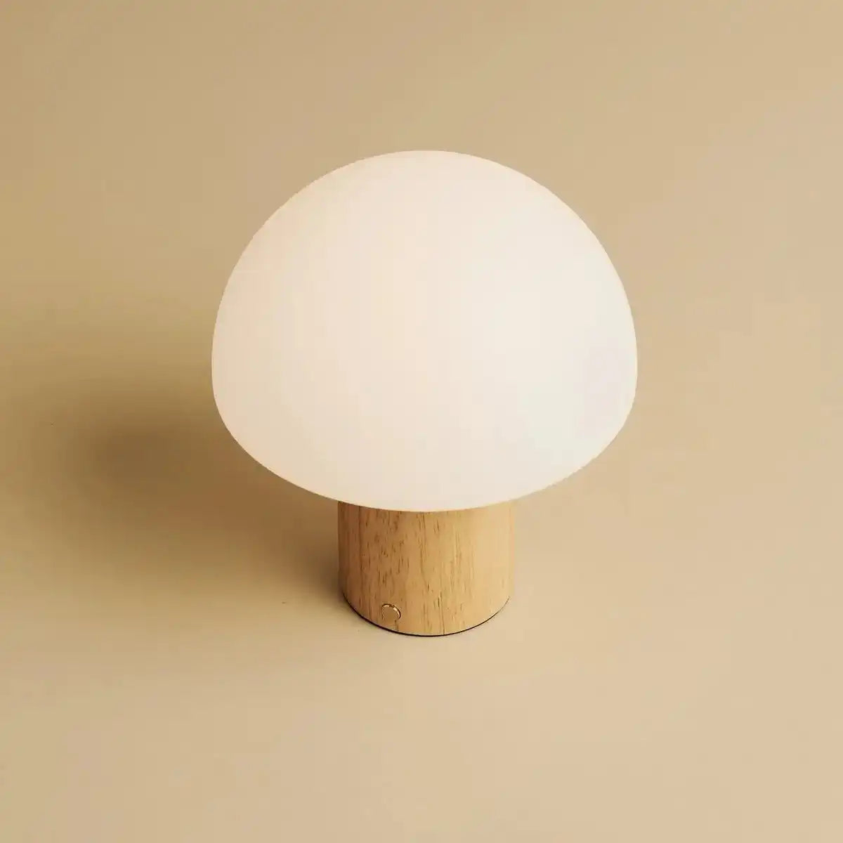 Mia hellbraun stilvolle Holztischlampe mit Dimmer - Holz, funktional und subtil