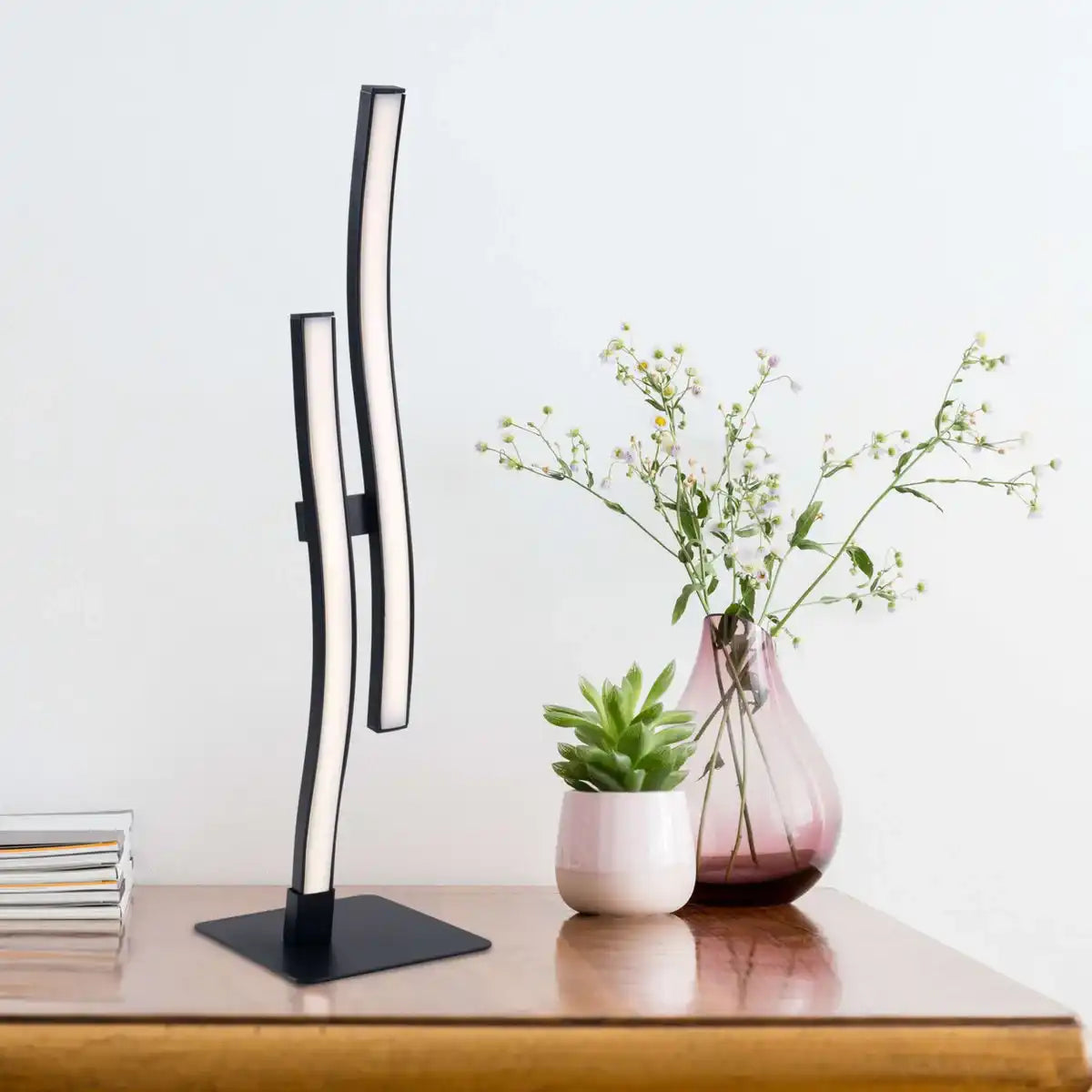 LED Tischleuchte "Onda", Tischlampe aus Metall und Kunststoff in Schwarz, mit fest verbauten LEDs, Beleuchtung für Wohnzimmer, Büro oder Nachttisch 44 cm hoch