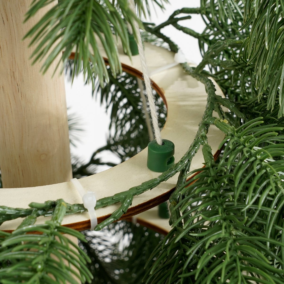 Künstlicher Weihnachtsbaum – H150 x Ø70 cm – Grün