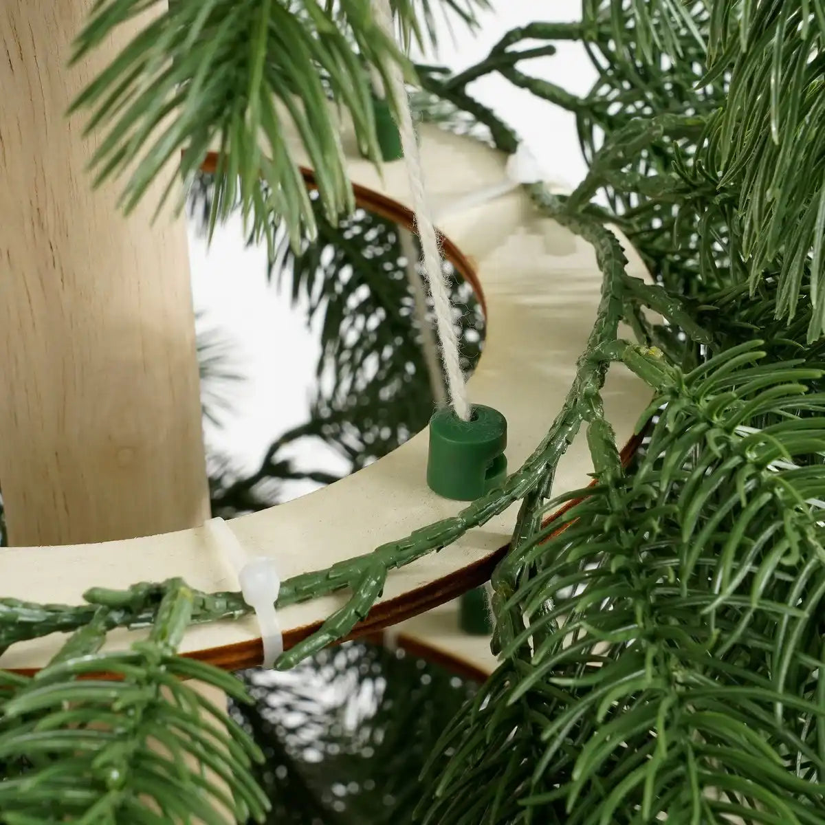 Künstlicher Weihnachtsbaum – H150 x Ø70 cm – Grün