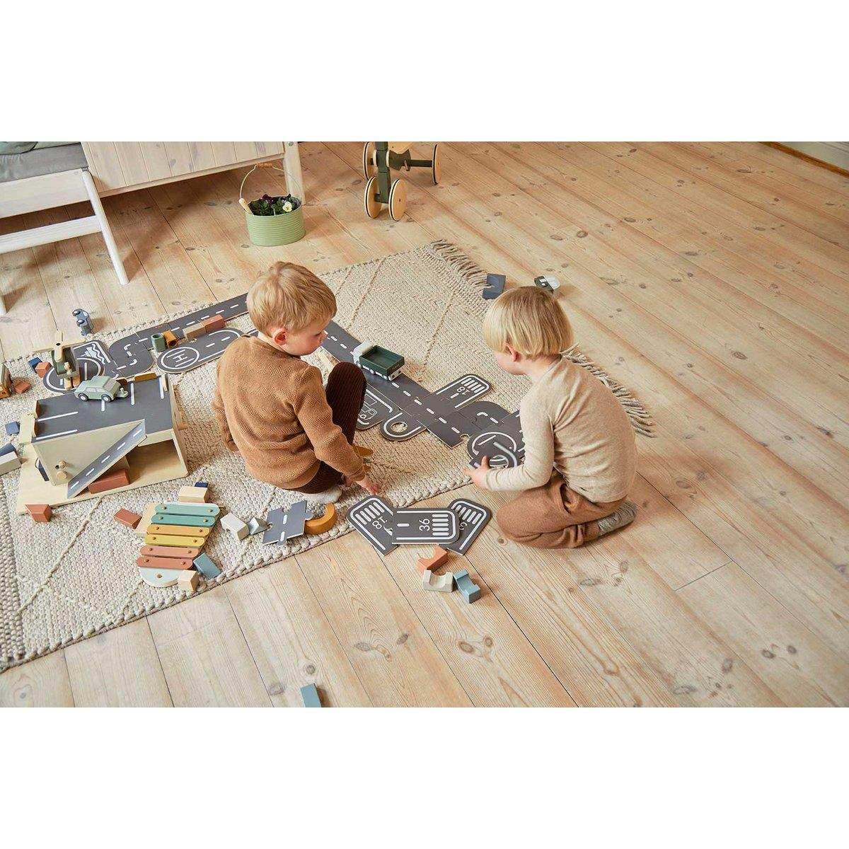 Autospuren - HomeDesign Knaus