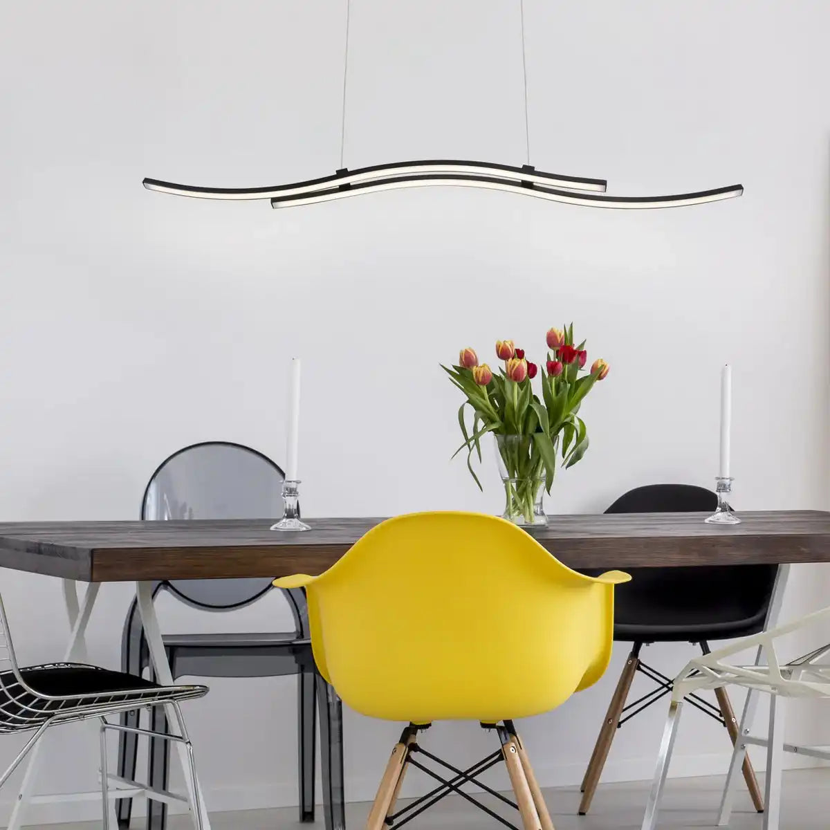 LED-Pendelleuchte "ONDA", Hängelampe aus Metall und Kunststoff in Schwarz, mit fest verbauten LEDs, Beleuchtung für Wohnzimmer, Esszimmer oder Büro, 96 cm lang