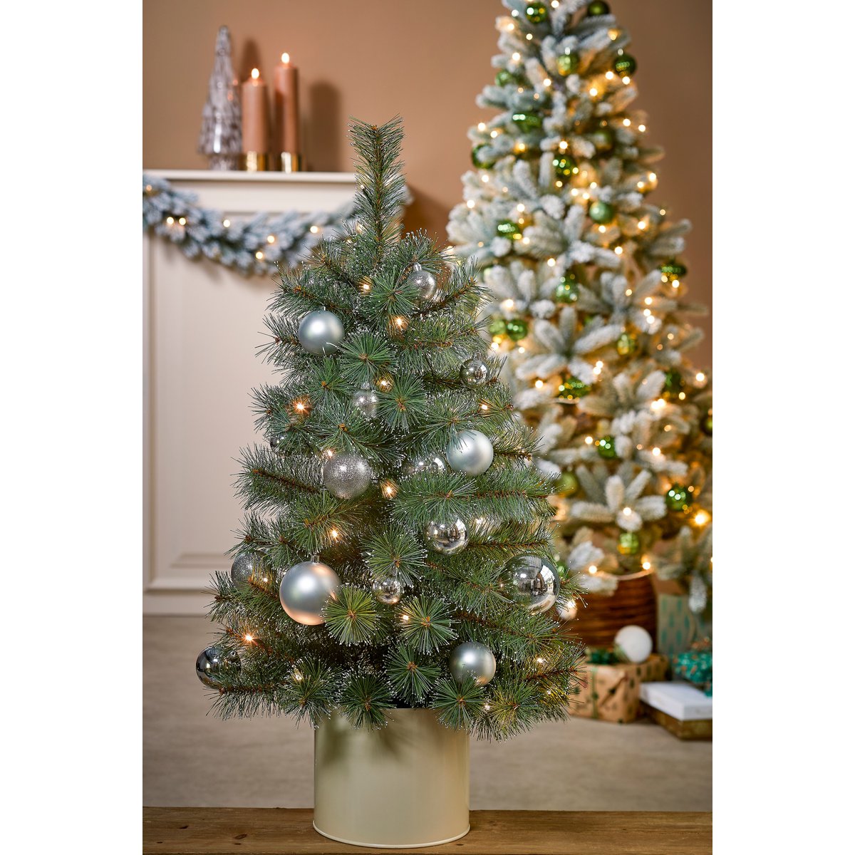 Künstlicher Weihnachtsbaum im Topf mit 30 LED-Lichtern – H90 x Ø51 cm – Grün