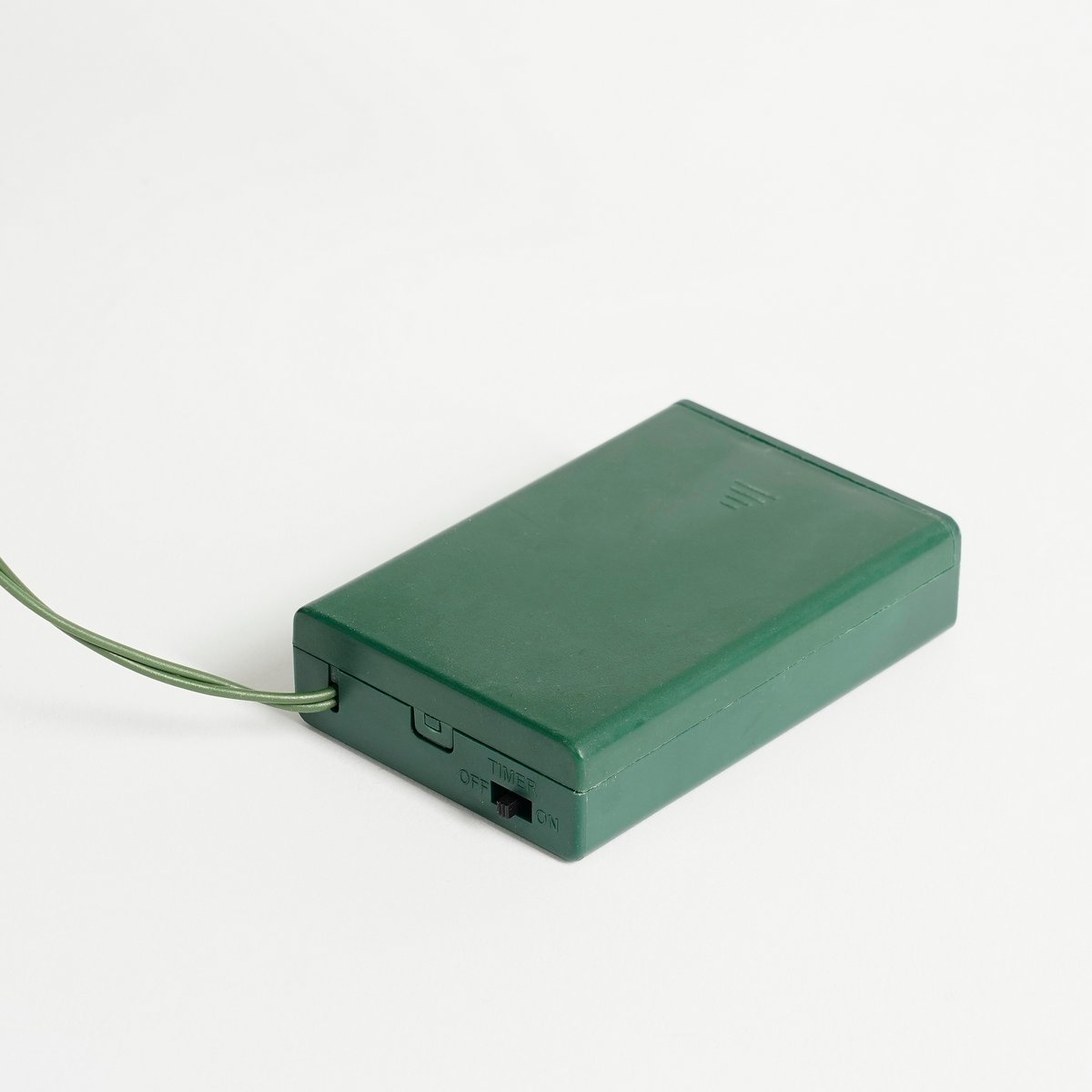 Schmaler künstlicher Weihnachtsbaum aus Jute mit warmweißer LED-Beleuchtung – H75 x Ø36 cm – Grün gefrostet