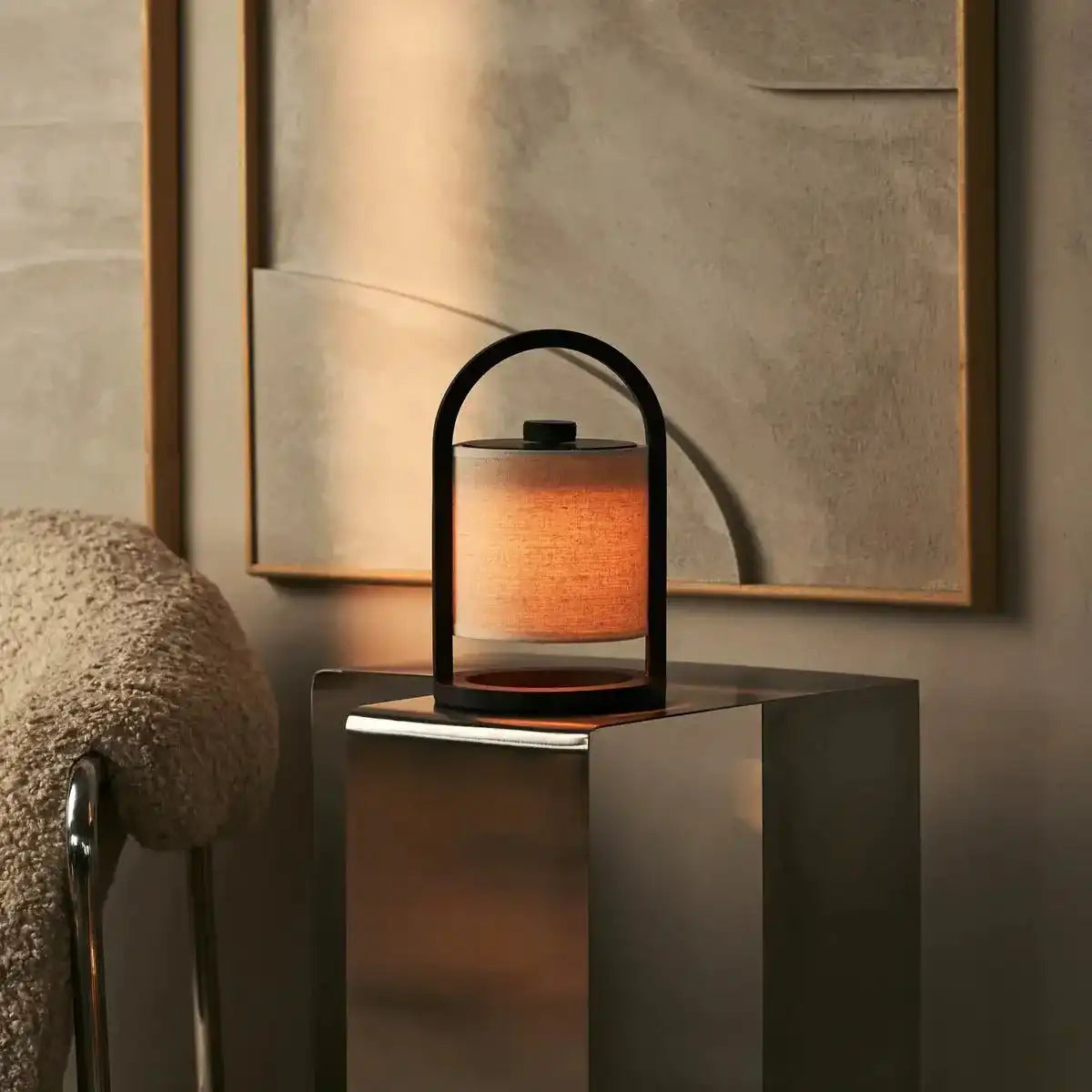 River Dunkelbraune kabellose Holzlampe – wiederaufladbar und dimmbar