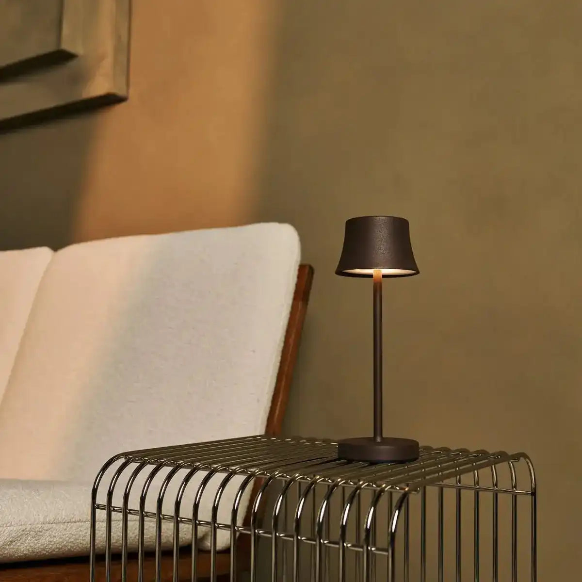 Combi Set Professional-4 x de pijp Mini Mocha Brown wiederaufladbare Tischlampen & 1 x Amstel Wireless Ladestation mit Qi-Technologie