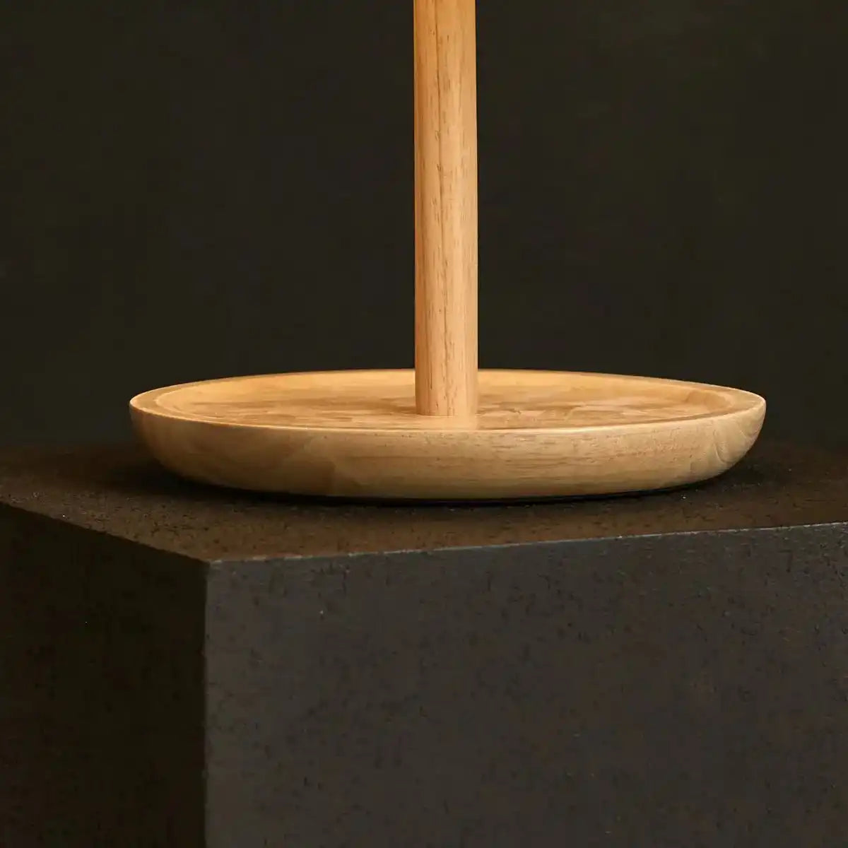 Emily hellbraune Holzlampe mit Kabel - handgefertigtes nachhaltiges Design für Zuhause