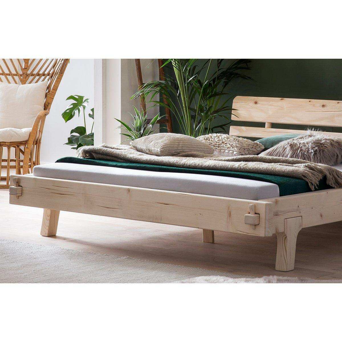 Balkenbett aus Fichtenholz 140x200 cm - HomeDesign Knaus