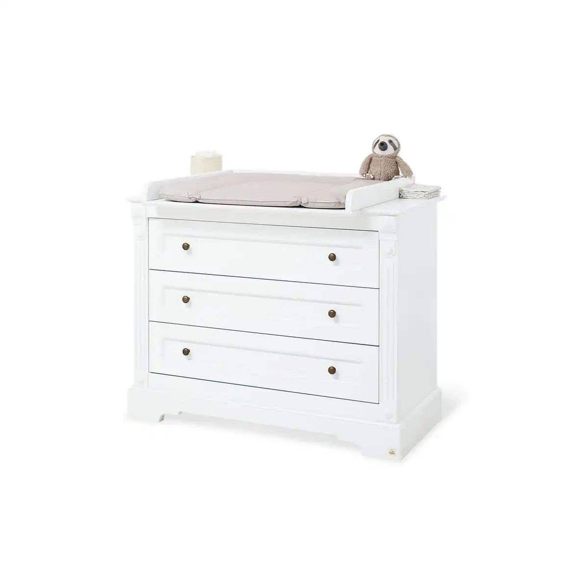 Baumschule 'Emilia' breit, inkl. Wandregal
4-teilig: Kinderbett, breite Wickelkommode, 2-türiger Kleiderschrank, Wandregal - HomeDesign Knaus