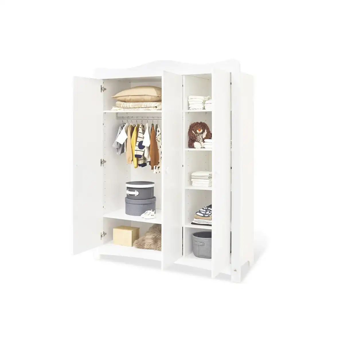 Baumschule 'Florentina' extra breit groß
3-teilig: Kinderbett, extra breite Wickelkommode, großer Kleiderschrank - HomeDesign Knaus