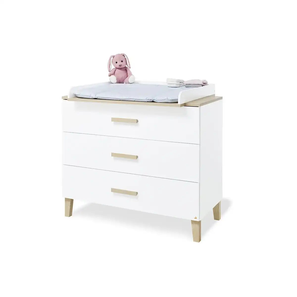 Baumschule 'Lumi' breit groß
3-teilig: Kinderbett, breite Wickelkommode, großer Kleiderschrank - HomeDesign Knaus