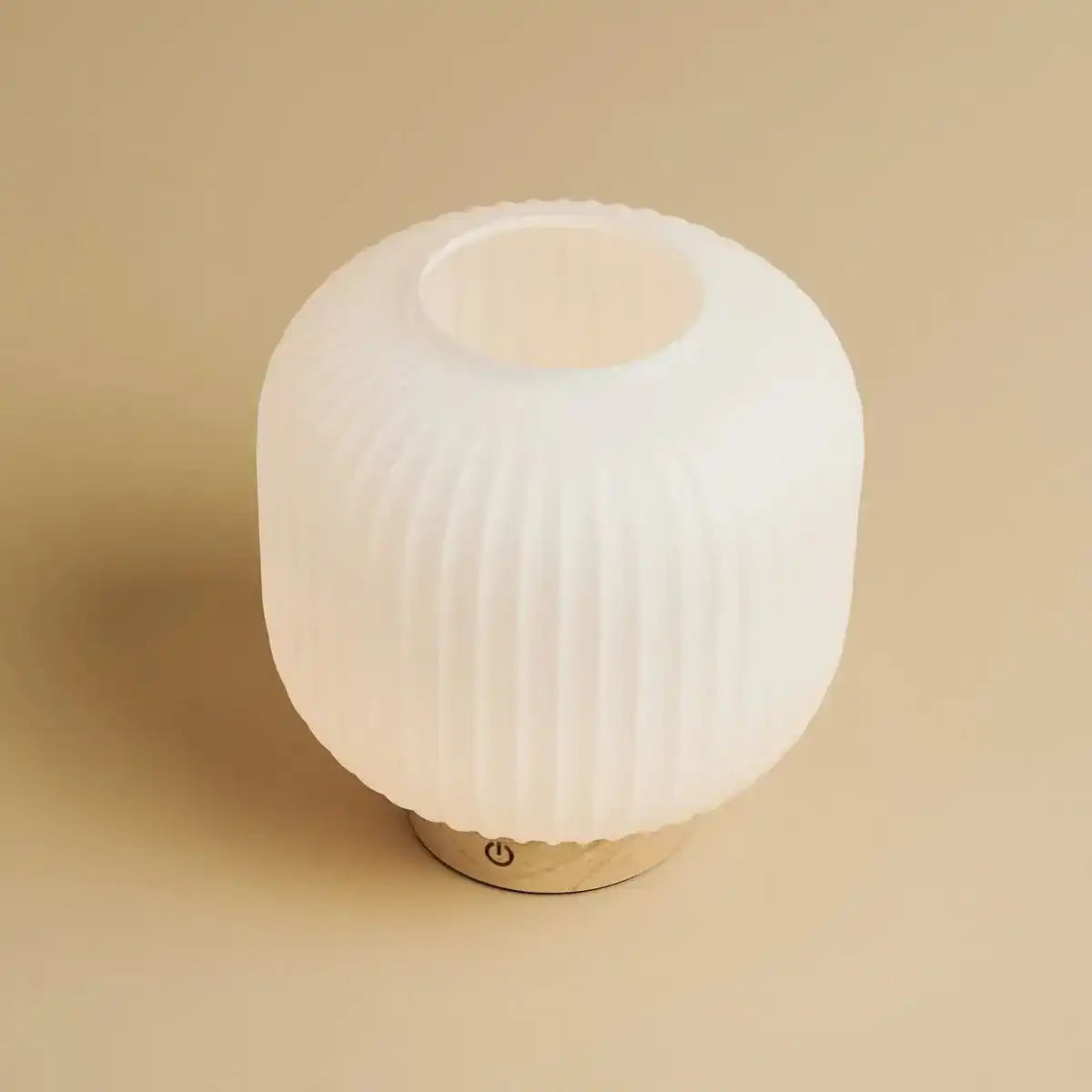 Lyla einzigartige wiederaufladbare Lampe - gefrostete Glas & Holzbasis, dimmbar, 3 Lichtmodi