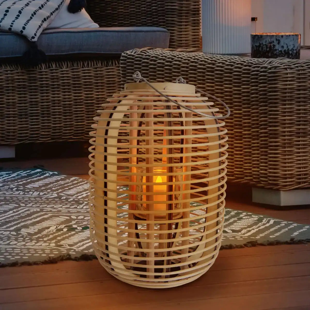 Dekoleuchte "Korbinian" inklusive Solar-LED-Kerze für Garten und Terrasse, aus Rattan in hell natur, Solar Lampe Höhe 32 cm