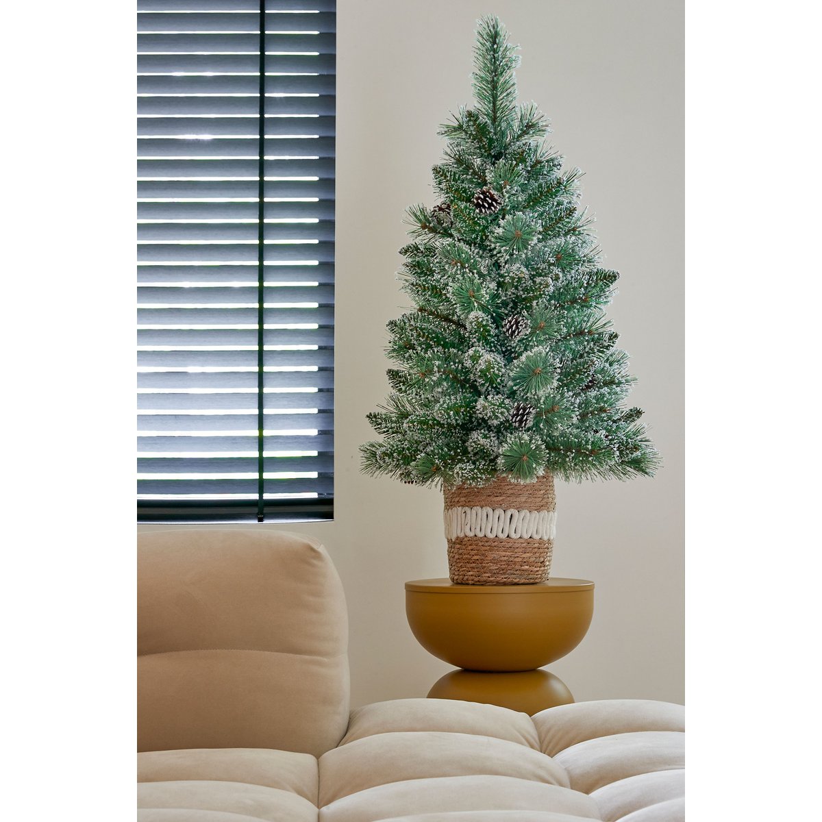 Vandans Künstlicher Weihnachtsbaum im Topf – H90 x Ø48 cm – Grün gefrostet