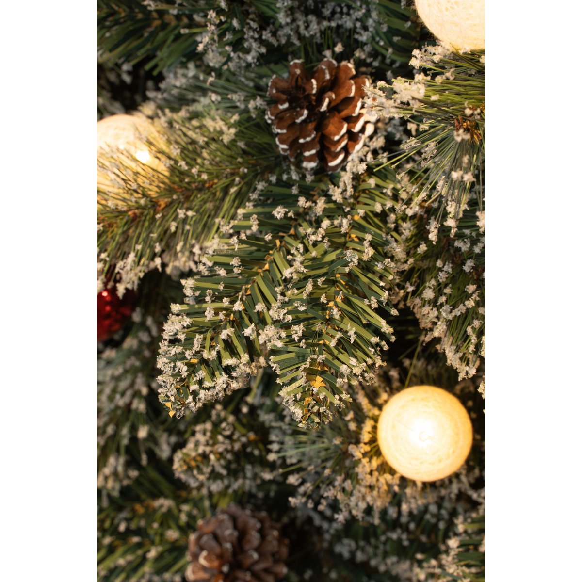 Künstlicher Weihnachtsbaum im Topf mit LED-Beleuchtung – H90 x Ø51 cm – Grün gefrostet, Rot