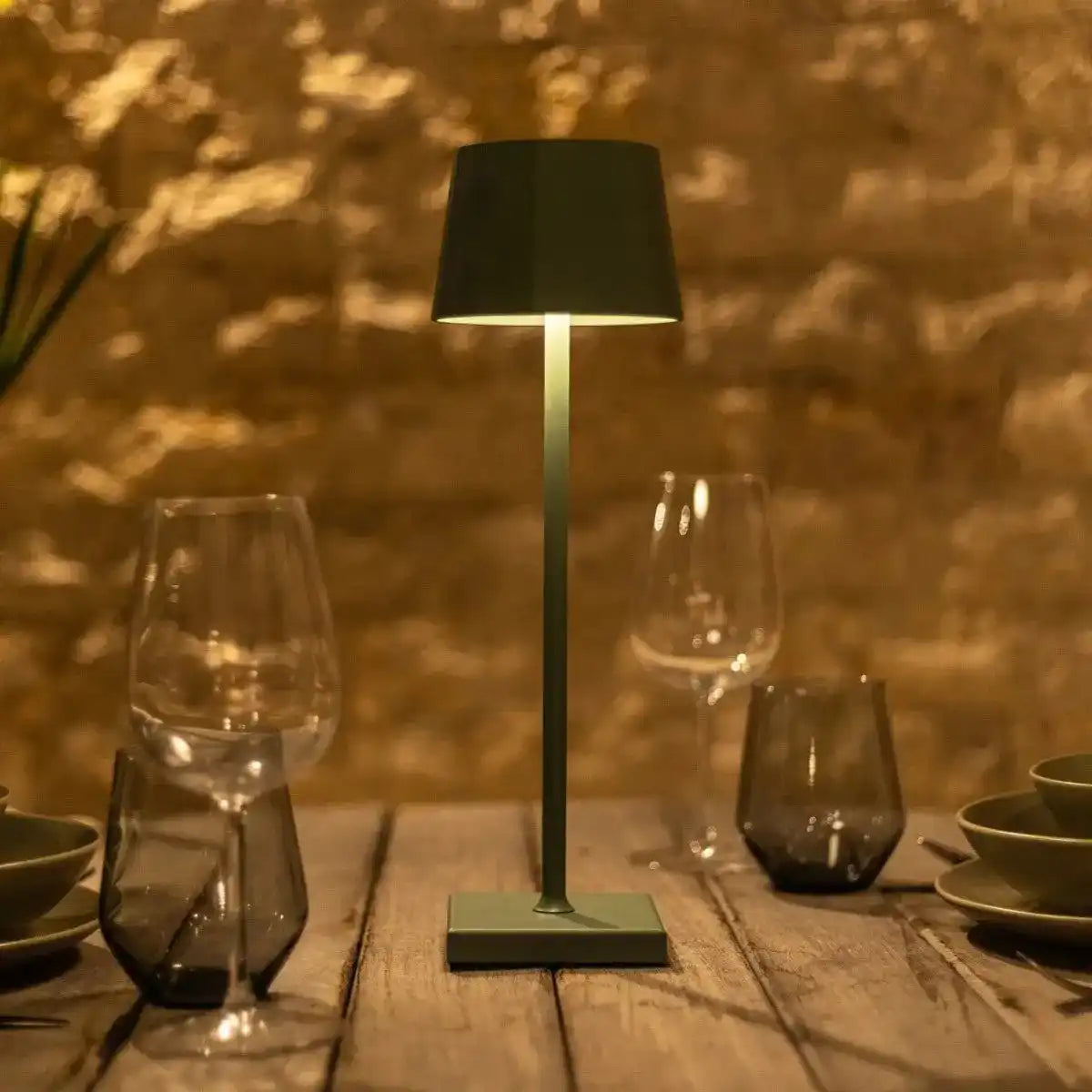 William Sage Green Wiederaufladbare Tischlampe – USB-C, dimmbar, 120-Stunden-Akku