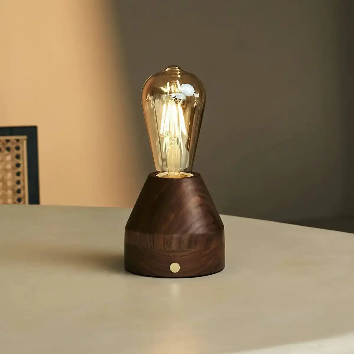 Zavi Walnuss wiederaufladbare LED-Tischlampe-schnurlos, dimmbar, 100-Stunden-Batterie