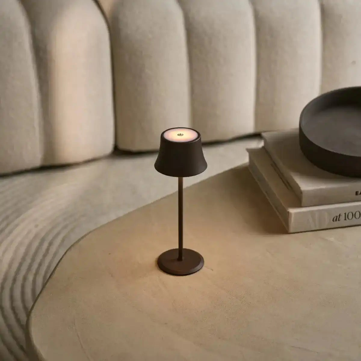 Willy Mini Mocha Brown Wiederaufladbare Tischlampe – Stilvoll, dimmbar, 60 Stunden Akkulaufzeit