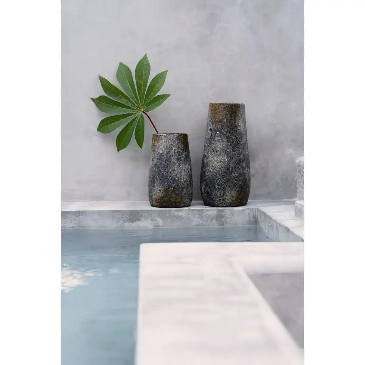 Die gruselige Vase – Antikgrau – L - HomeDesign Knaus