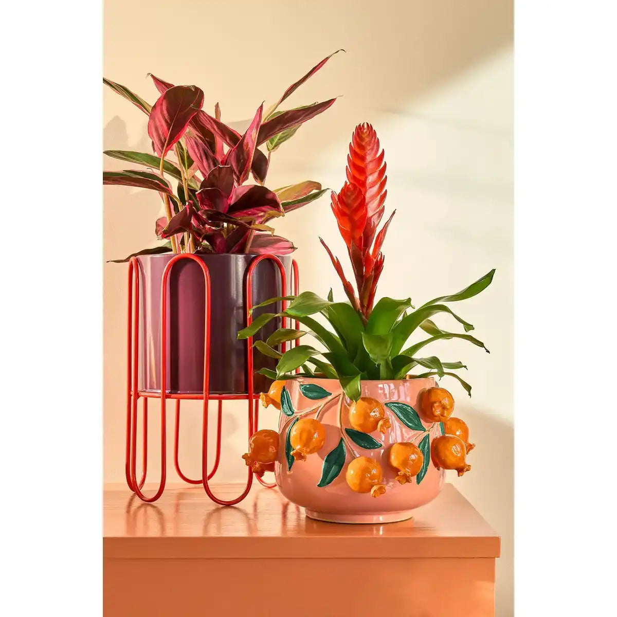 Dione Blumenpot auf Standard - Set von 2 - H35 x Ø26 cm - Metall - Dunkelrot, hellrot - HomeDesign Knaus