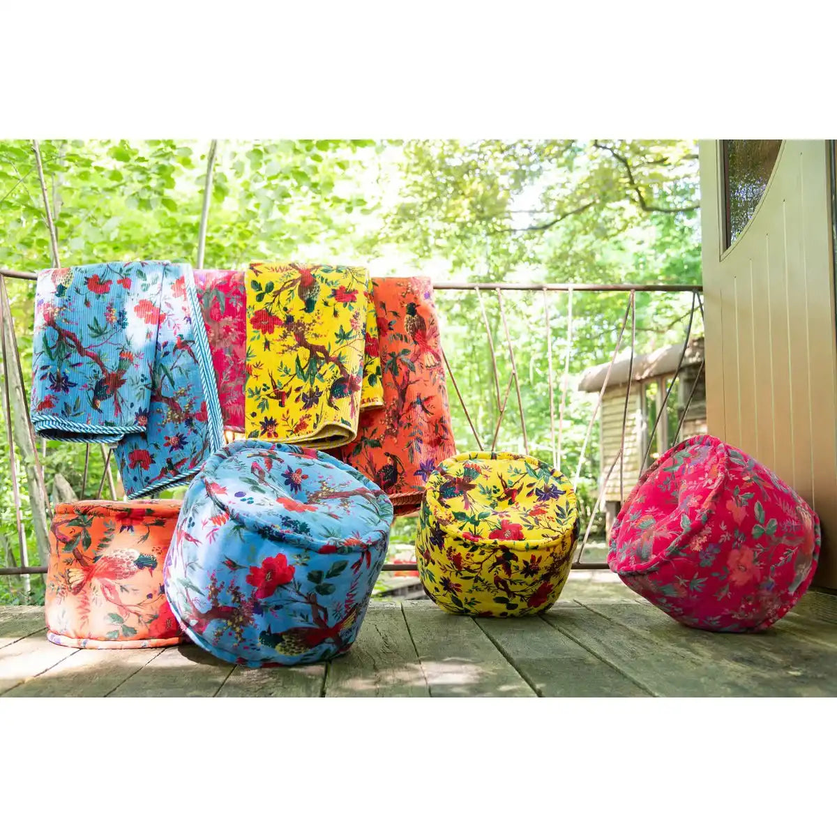 J-Line-Pouf um Vögel/Blumen Baumwollvelvet Gelb