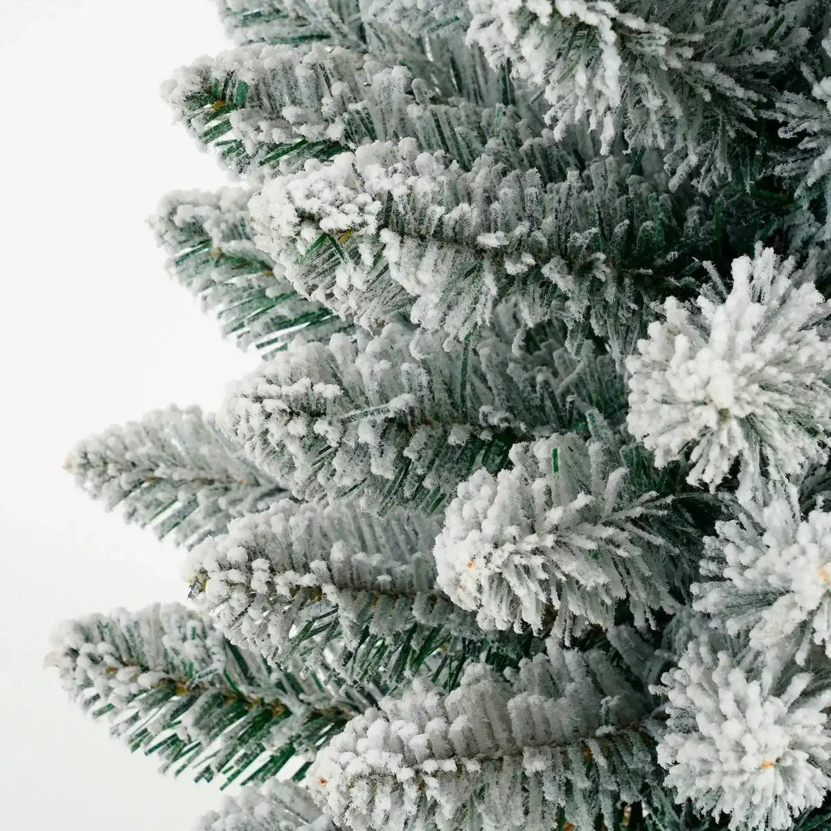 Schmaler künstlicher Weihnachtsbaum von Gerlos aus Jute – H75 x Ø36 cm – Grün gefrostet