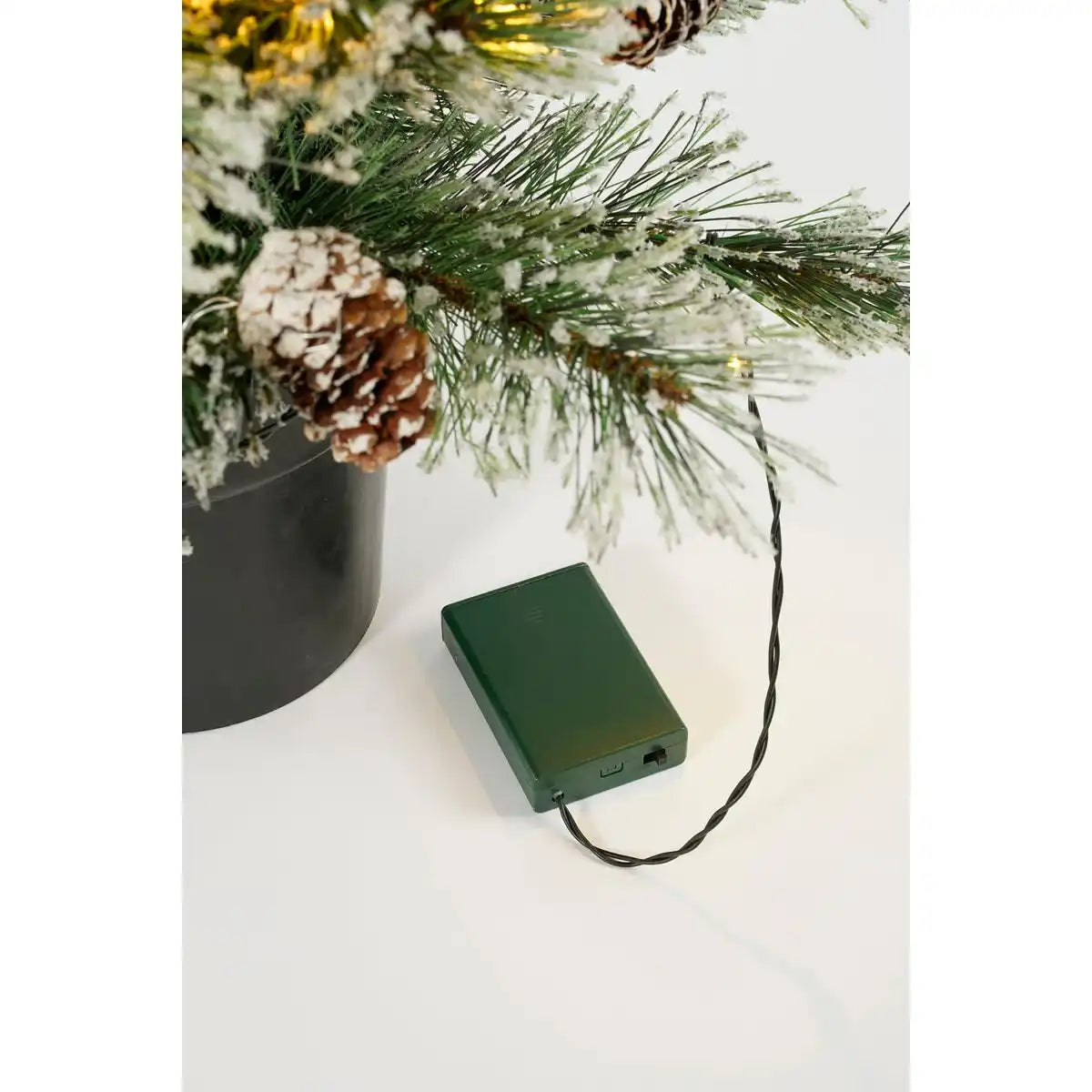 Künstlicher Weihnachtsbaum im Topf – H90 x Ø48 cm – Grün gefrostet