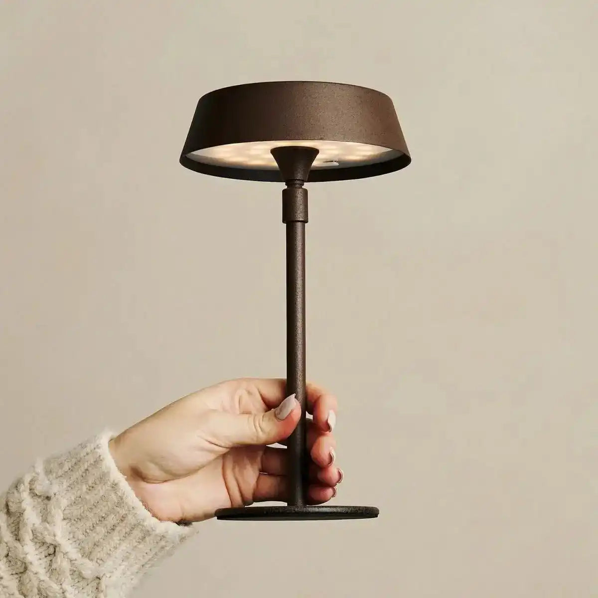 Luca Mocha Brown - USB wiederaufladbare Lampe l minimalistisch, verspielt und dimmbar