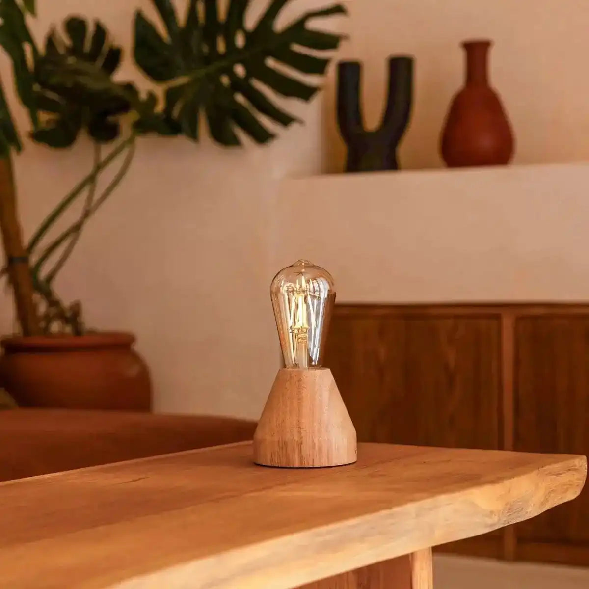 Zavi Hellbraune wiederaufladbare LED-Tischlampe – kabellos, dimmbar, 80-Stunden-Akku