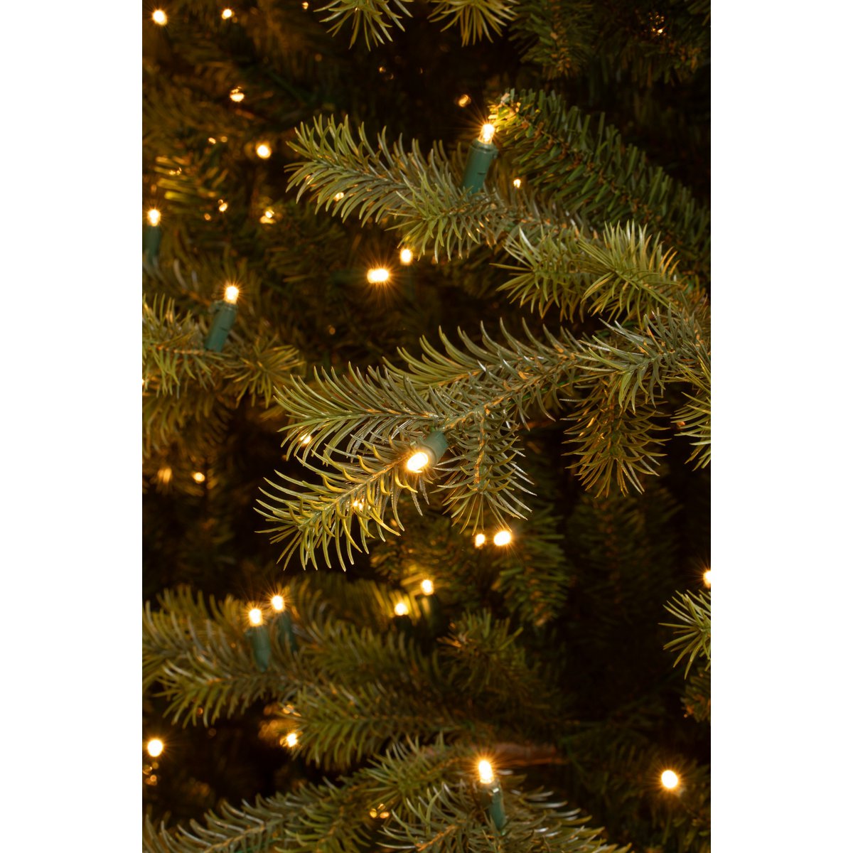 Künstlicher Weihnachtsbaum mit LED-Beleuchtung – H215 x Ø142 cm – Grün