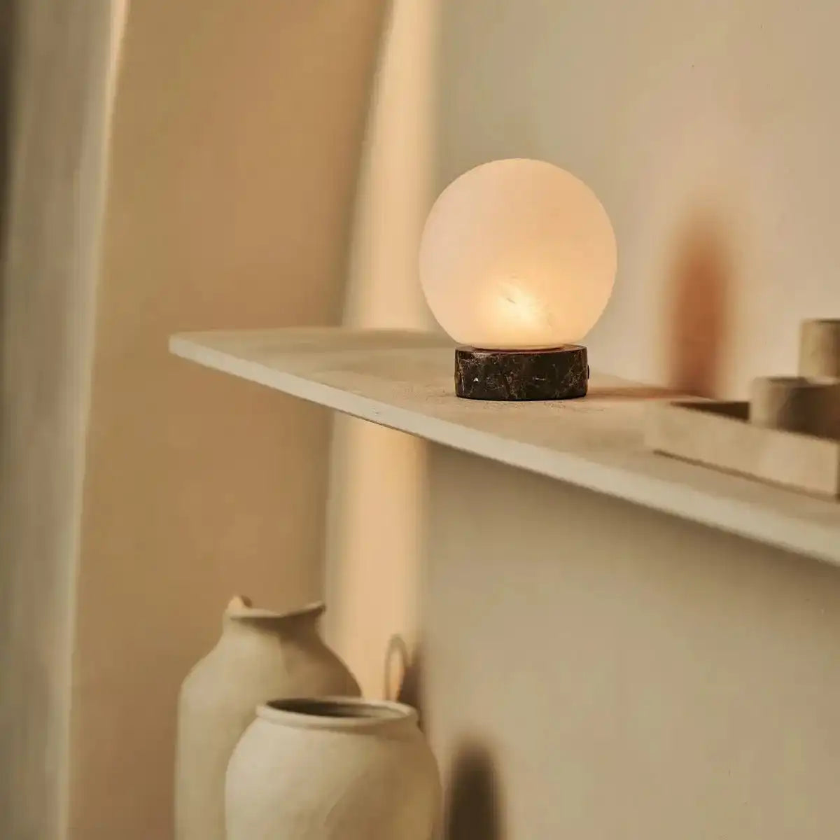 HEEM BROWN / KEPERADOR DARK - Marmoraufladbarer Tischlampe - 3 helle Modi, schnurlos und mit Glas austauschbarer Lampenschirm